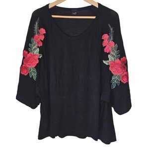 the clas-sic Rose Embroidered 3/4 Sleeve Top Size Medium Made in USA